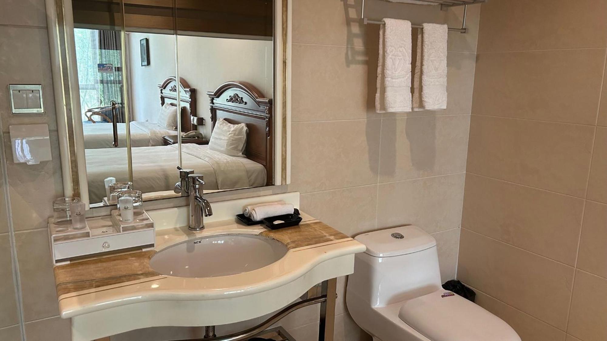 Victoria Beach Hotel Toamasina Bagian luar foto